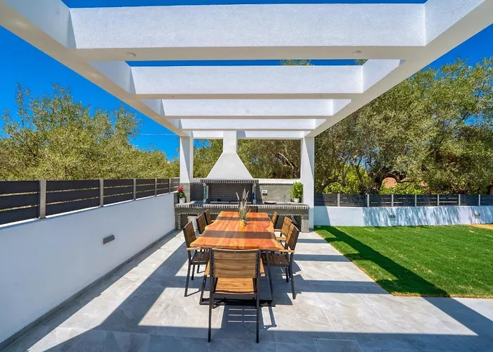 Christian Luxury Вилла Циливи