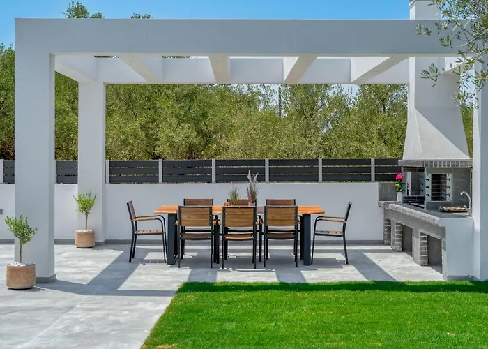 Christian Luxury Циливи