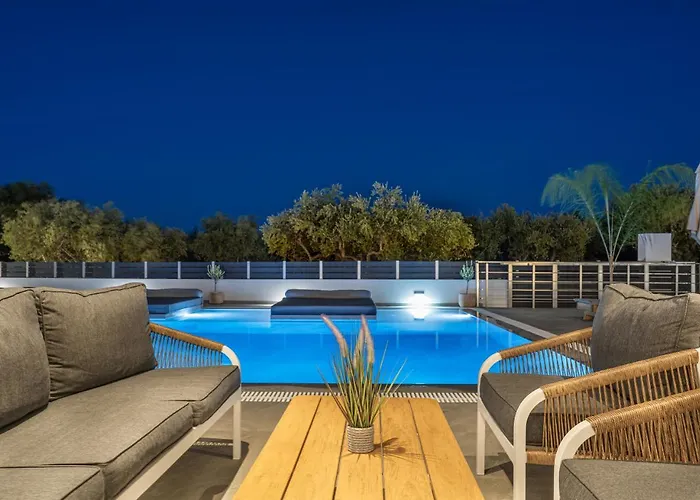 Christian Luxury فيلة