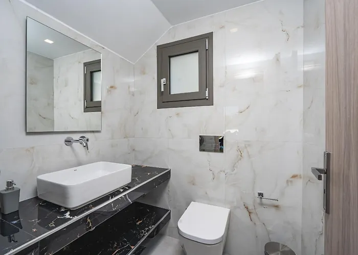 Christian Luxury فيلة *