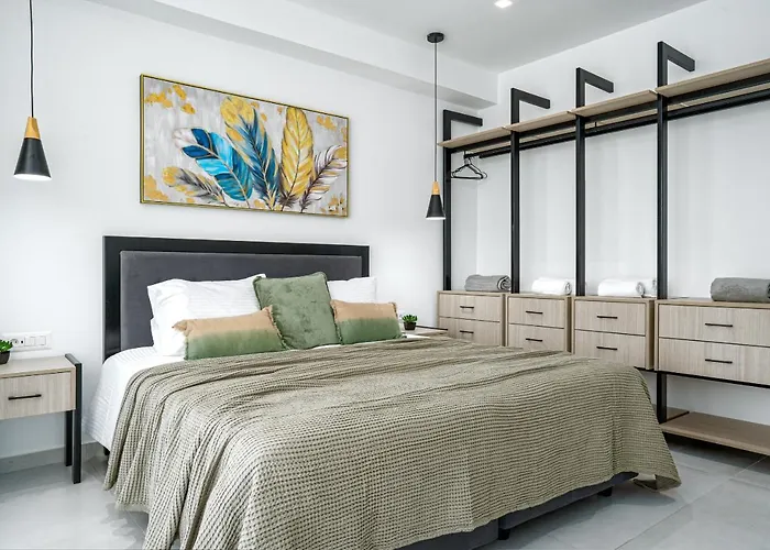 Christian Luxury تسيليفي